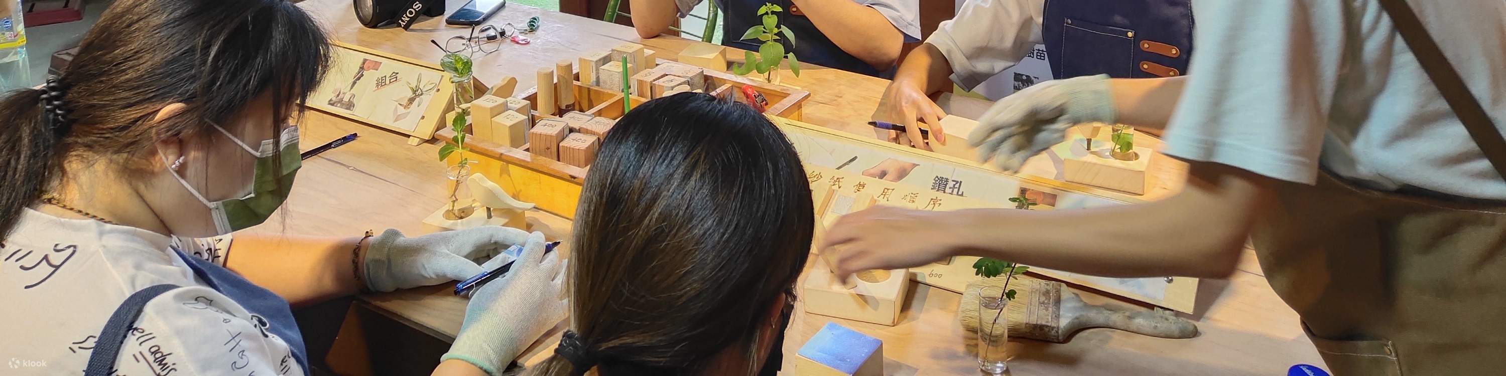 Yilan | Museum Sandal Kayu Baimi | Pengalaman Membuat Kerajinan Tangan Vas Bunga Kayu